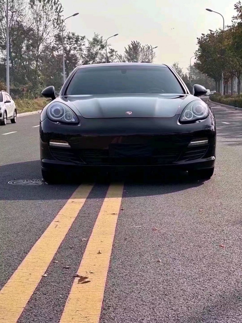 济南11年保时捷帕拉梅拉1