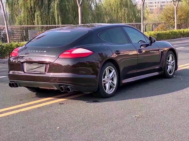 济南11年保时捷帕拉梅拉8