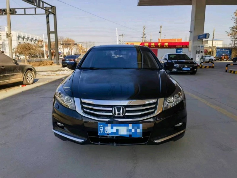 保定13年本田雅阁1