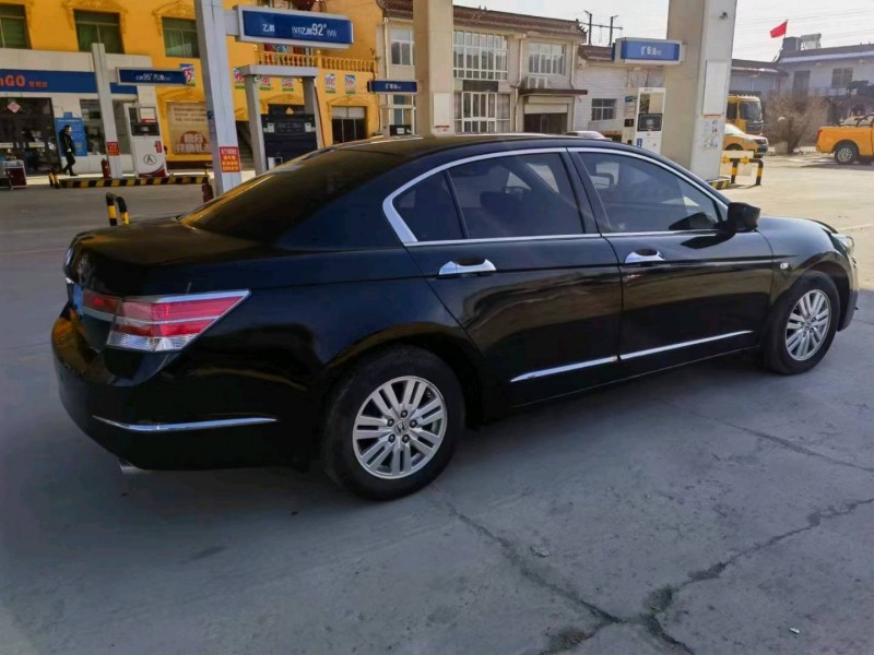 保定13年本田雅阁4