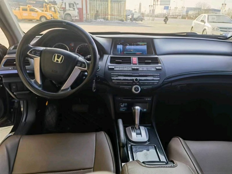 保定13年本田雅阁7