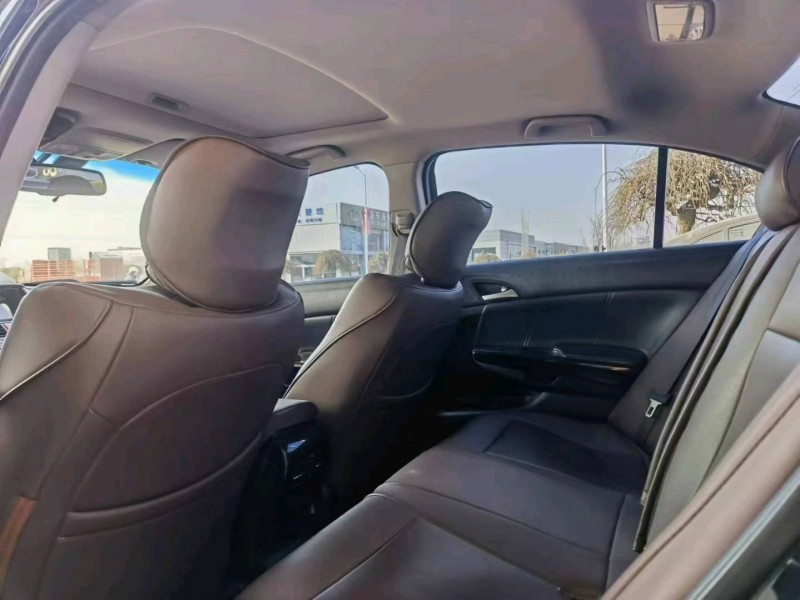 保定13年本田雅阁8