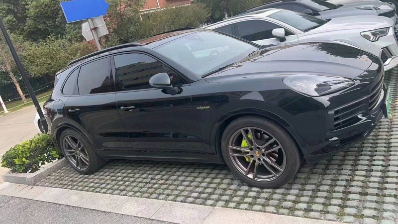 济南23年保时捷卡宴2