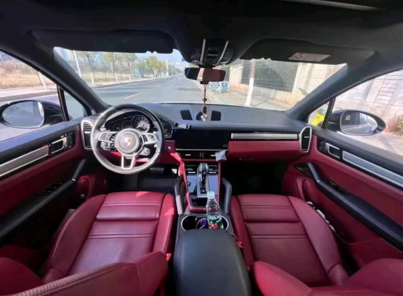 济南23年保时捷卡宴3