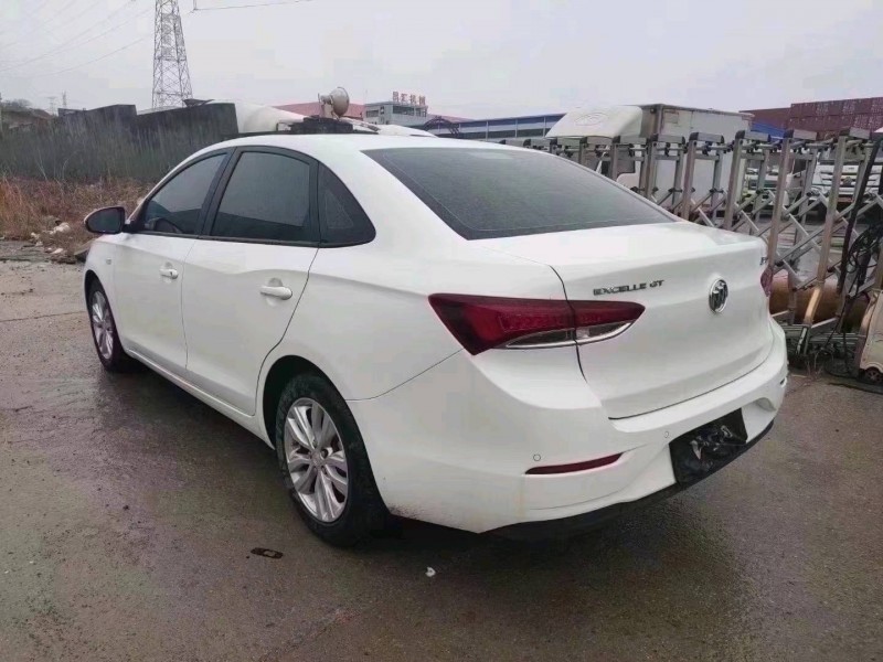 青岛20年别克英朗5