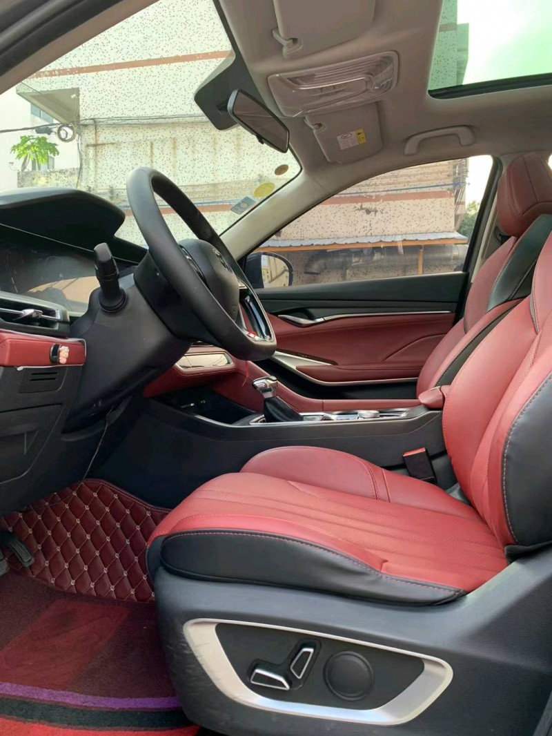 中山20年长安汽车CS758