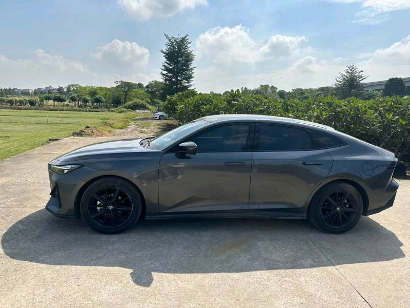 中山22年长安汽车UNI-V3