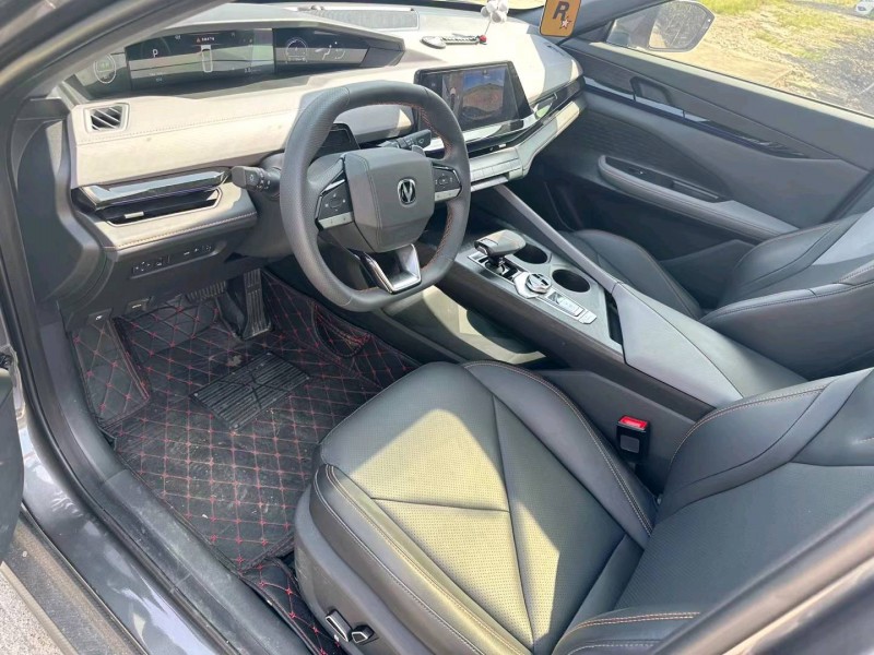 中山22年长安汽车UNI-V6