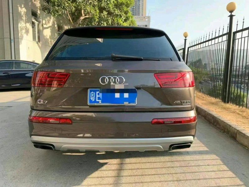 广州16年奥迪Q79