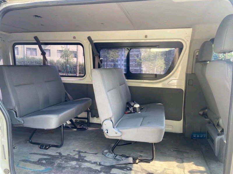 广州21年金龙凯锐8