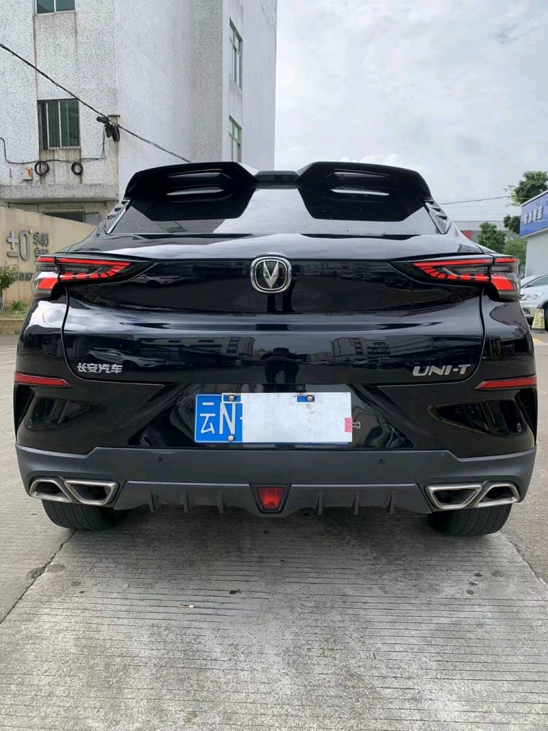 中山21年长安汽车UNI-T8