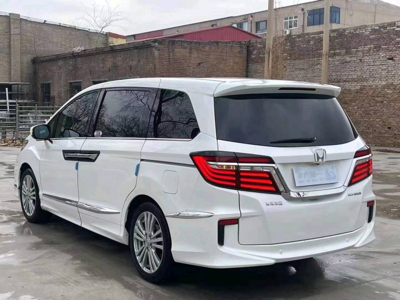 邢台18年本田艾力绅5