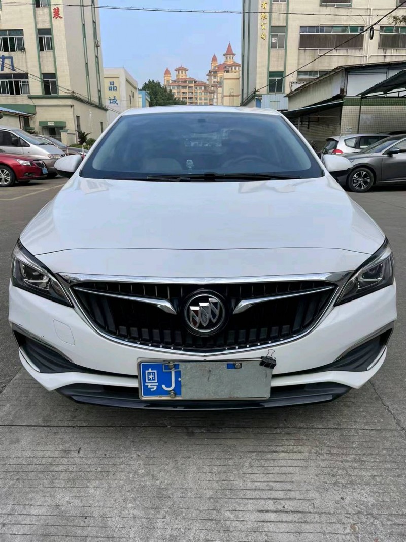 中山19年别克威朗1