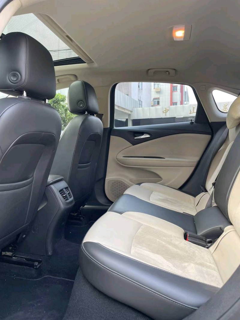 中山19年别克威朗6