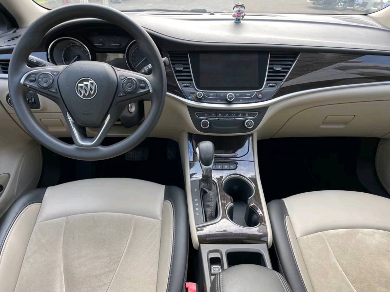 中山19年别克威朗7