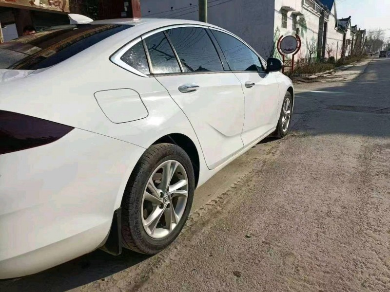 枣庄21年别克君威8