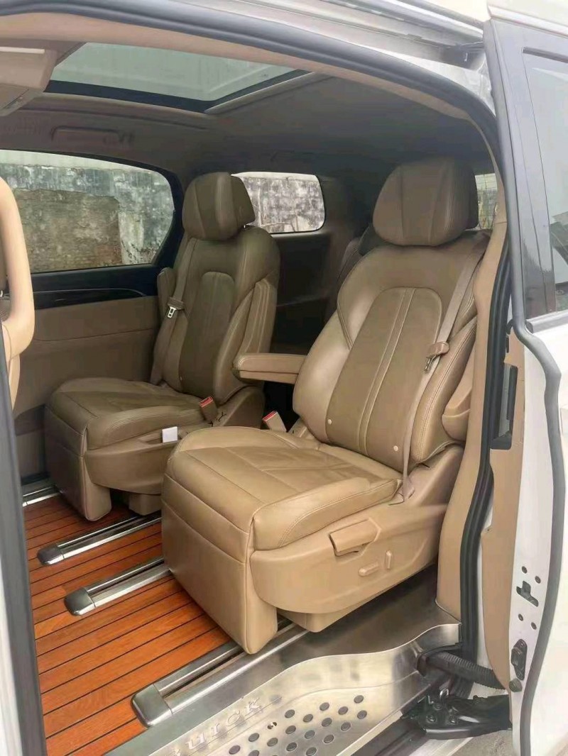 东营19年别克GL82