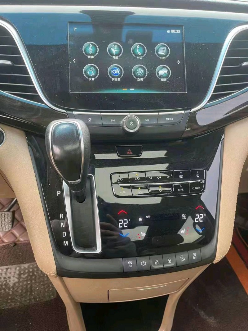 东营19年别克GL89