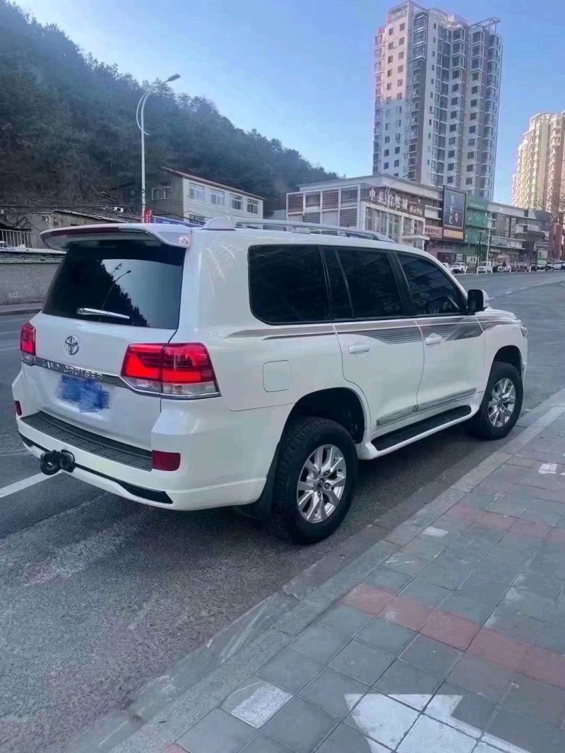 邯郸16年丰田兰德酷路泽3