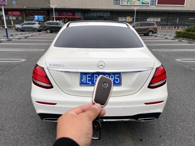 深圳17年奔驰E9