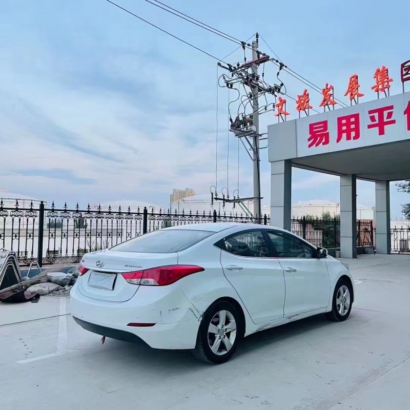 包頭14年現代朗動8