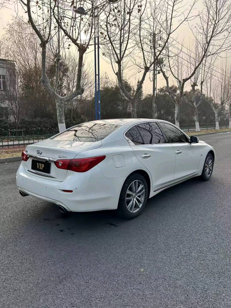 宿遷17年英菲尼迪Q508