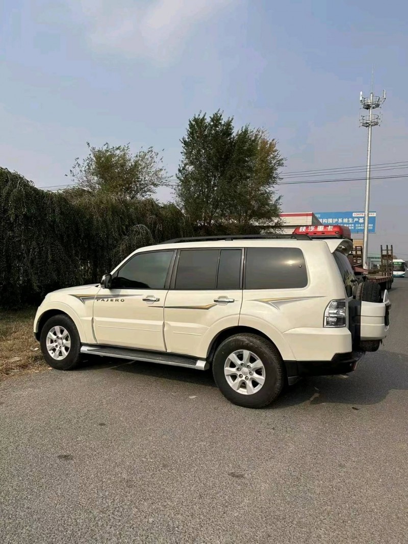 沈阳12年三菱帕杰罗7
