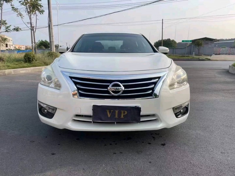 宜昌15年日產天籟1