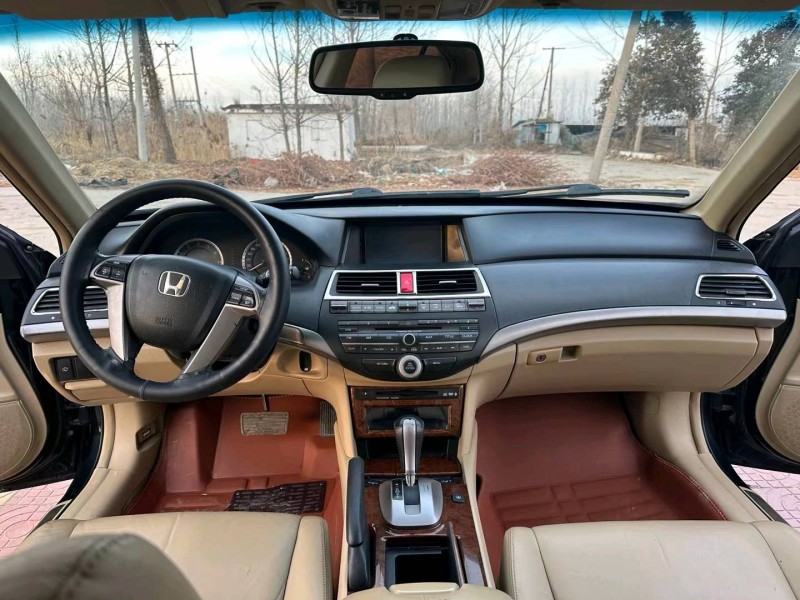 徐州13年本田雅阁5