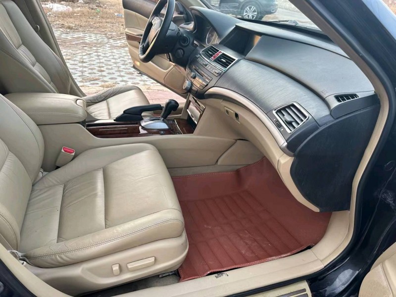 徐州13年本田雅阁6