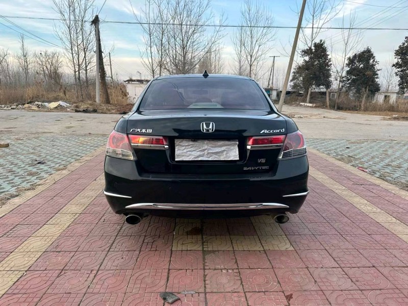 徐州13年本田雅阁9