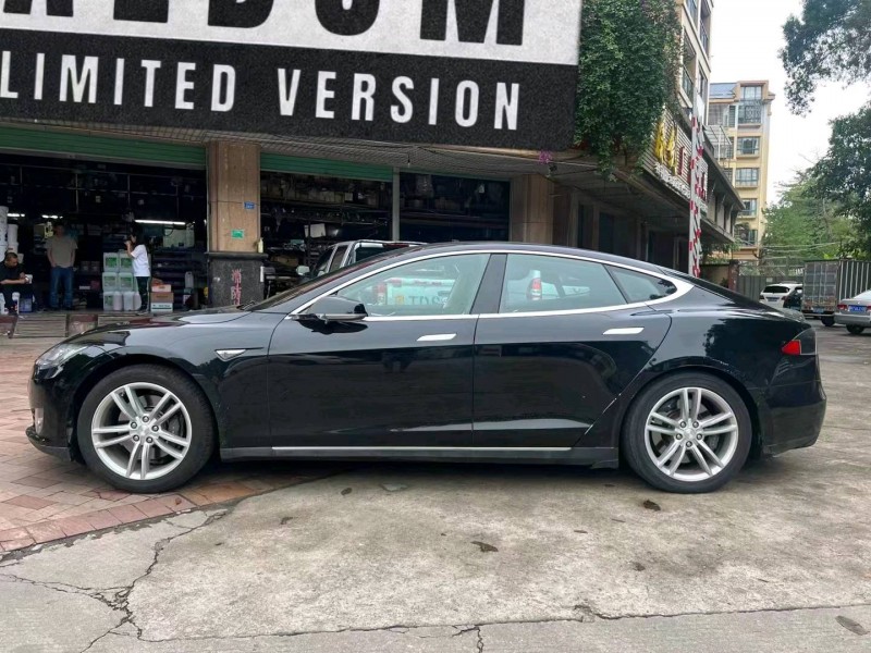 韶關15年特斯拉MODEL S4