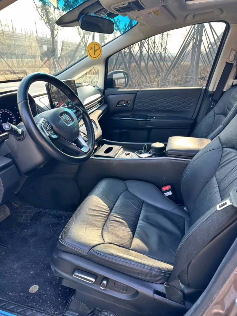 青岛22年本田艾力绅4