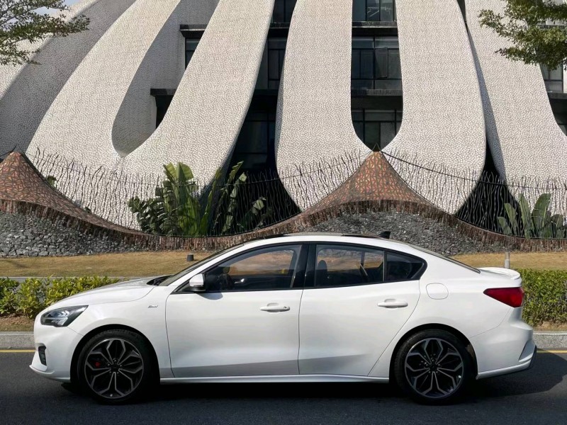 深圳21年福特福克斯5