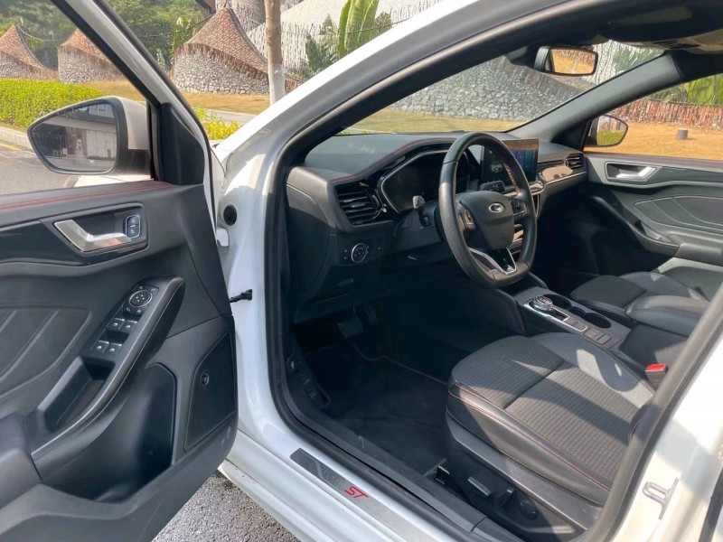 深圳21年福特福克斯8