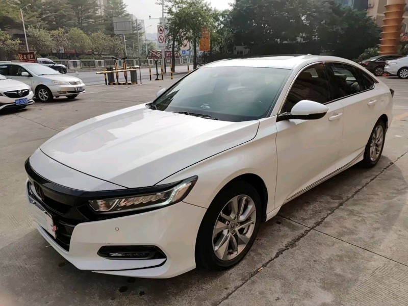 珠海21年本田雅阁2