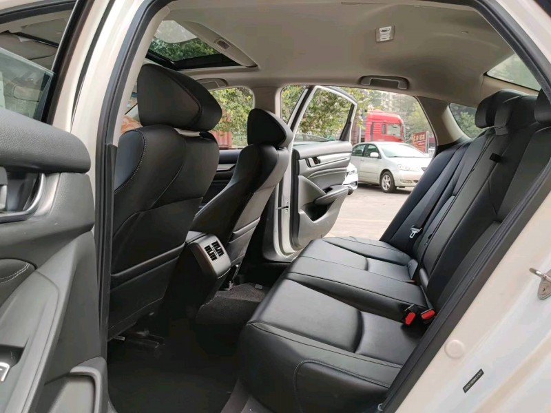 珠海21年本田雅阁7