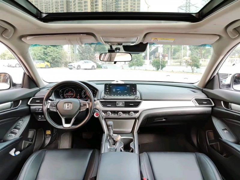 珠海21年本田雅阁8