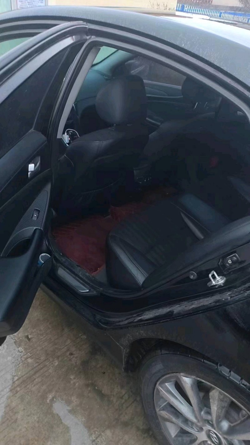 济南14年现代索纳塔八4