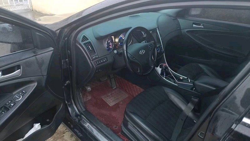 济南14年现代索纳塔八5