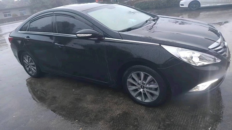 济南14年现代索纳塔八6