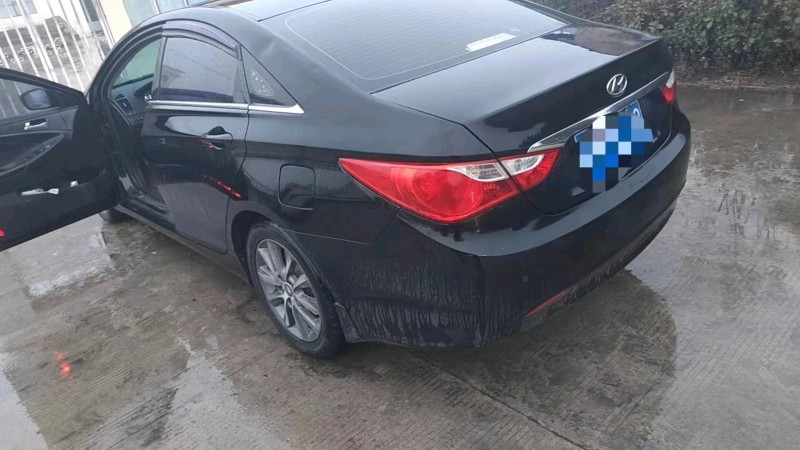 济南14年现代索纳塔八7