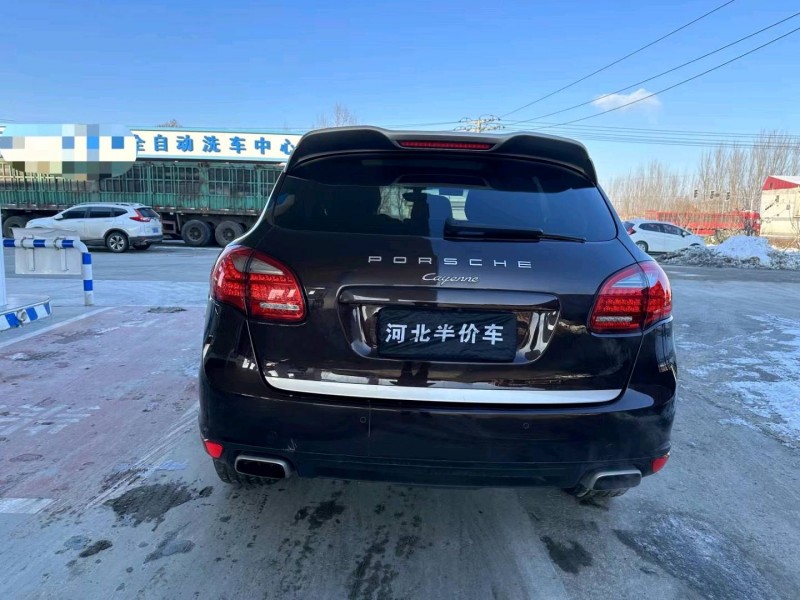 保定14年保时捷卡宴9