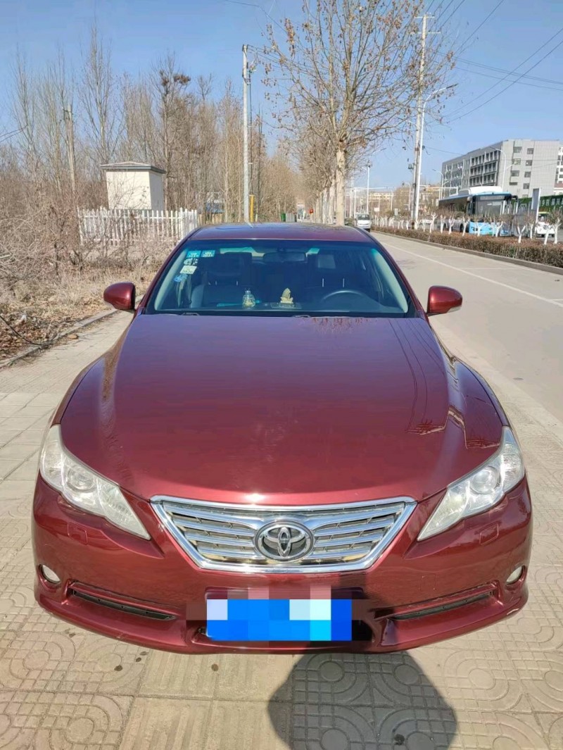 济宁12年丰田锐志1