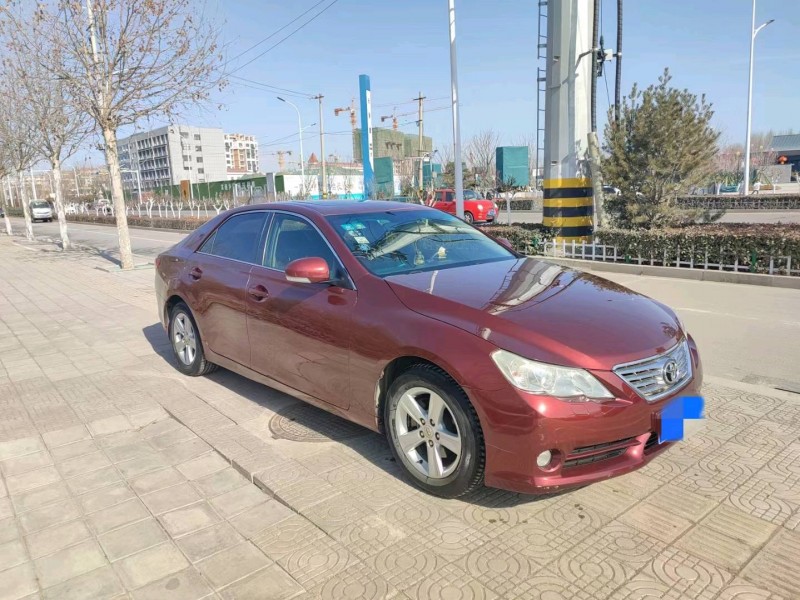 济宁12年丰田锐志3