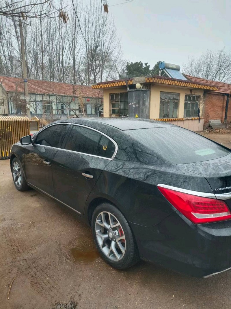 潍坊15年别克君越2