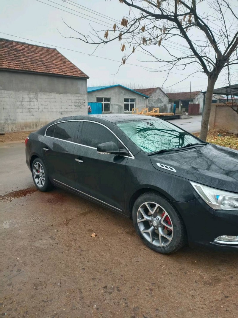 潍坊15年别克君越5