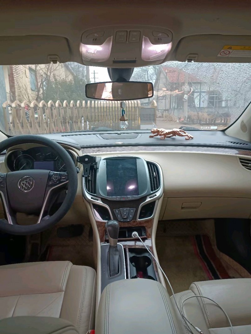 潍坊15年别克君越8