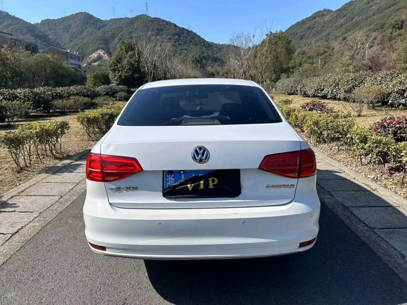 嘉兴16年大众速腾8