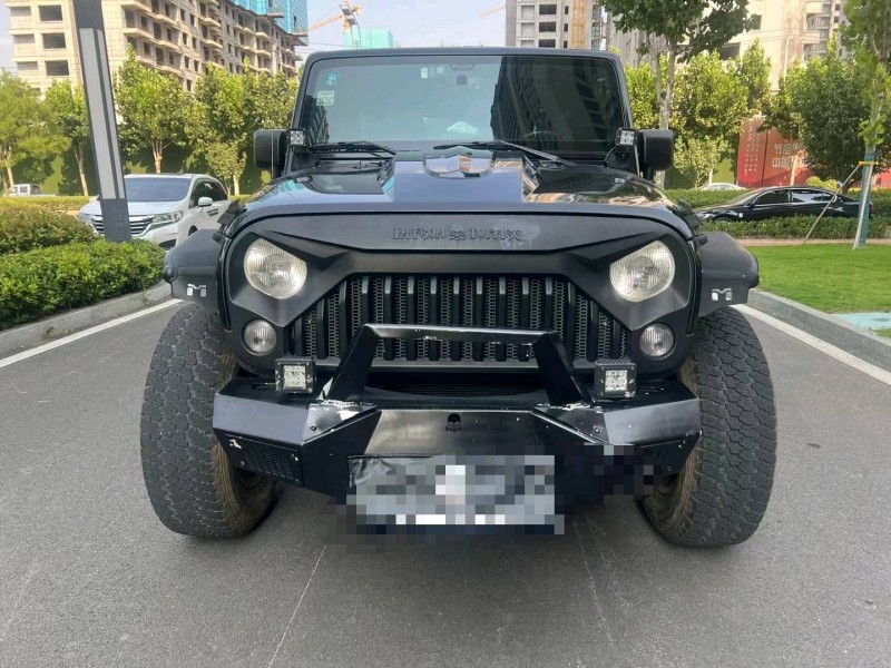 枣庄18年Jeep牧马人1